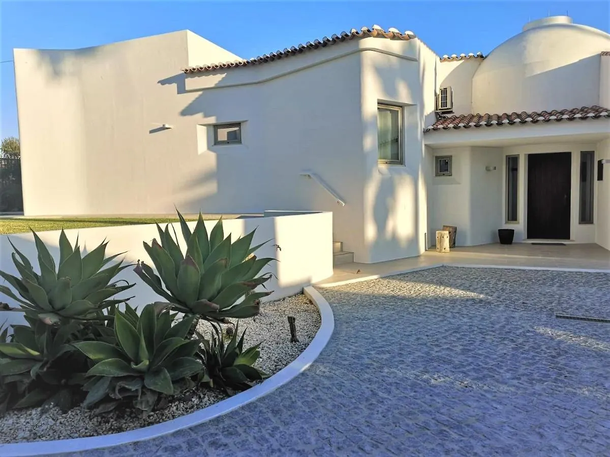 Villa Namora - Private Swimming Pool & Hot Jacuzzi Албуфейра