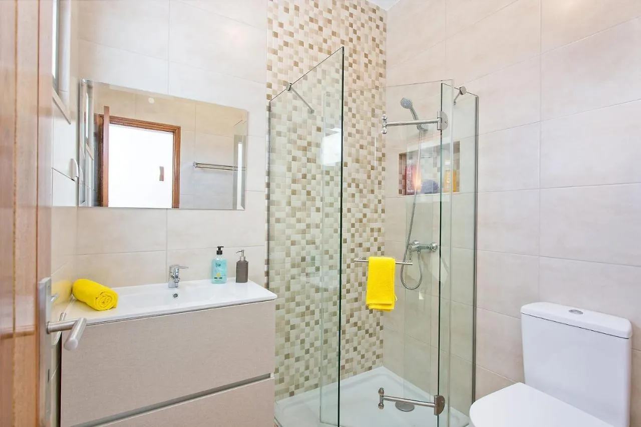 Villa Namora - Private Swimming Pool & Hot Jacuzzi Albufeira