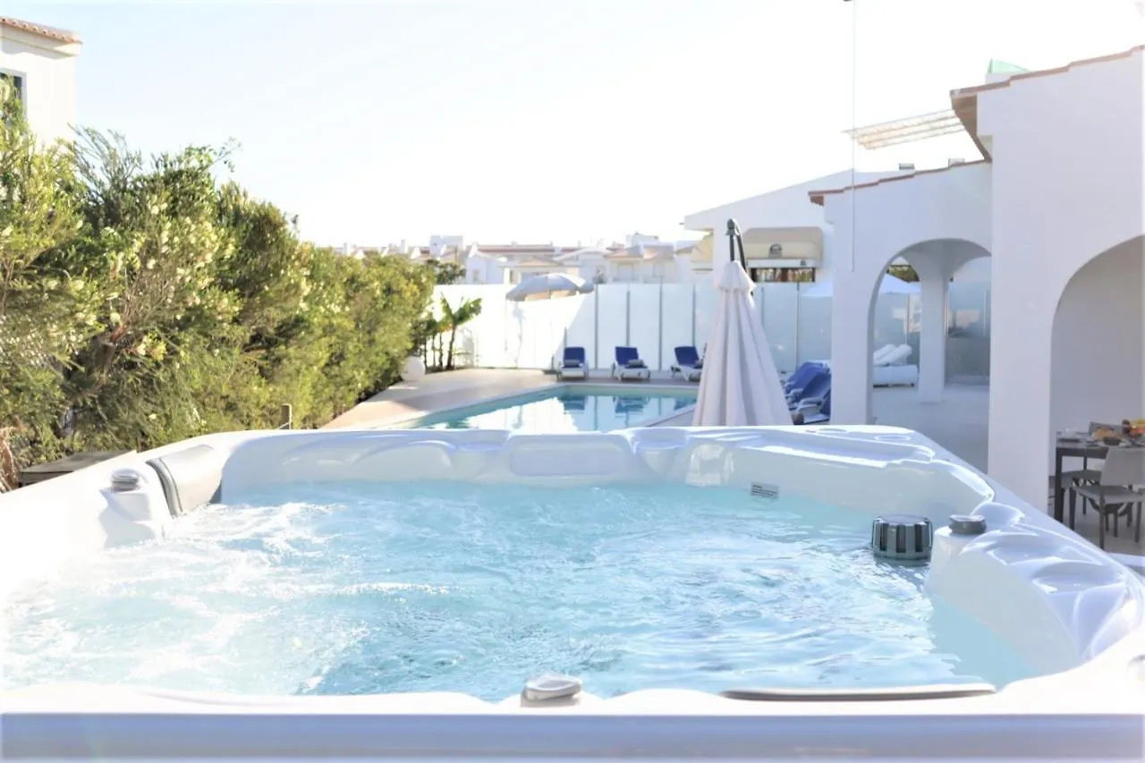 Villa Namora - Private Swimming Pool & Hot Jacuzzi Albufeira